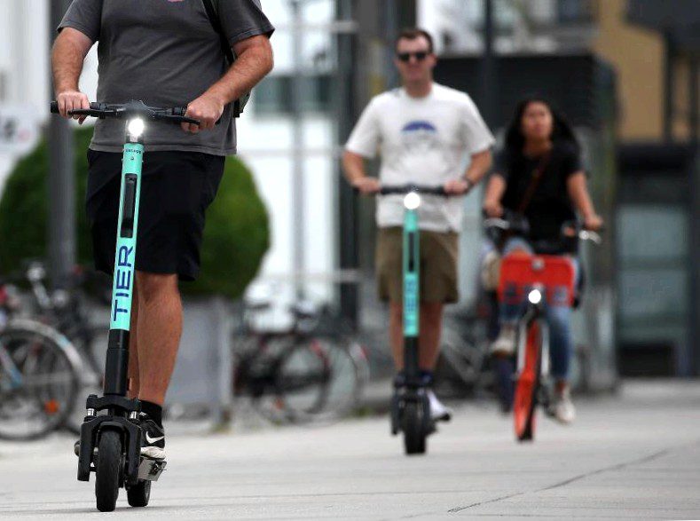 Zero blood-alcohol limit for e-scooters? Scheuer rejects